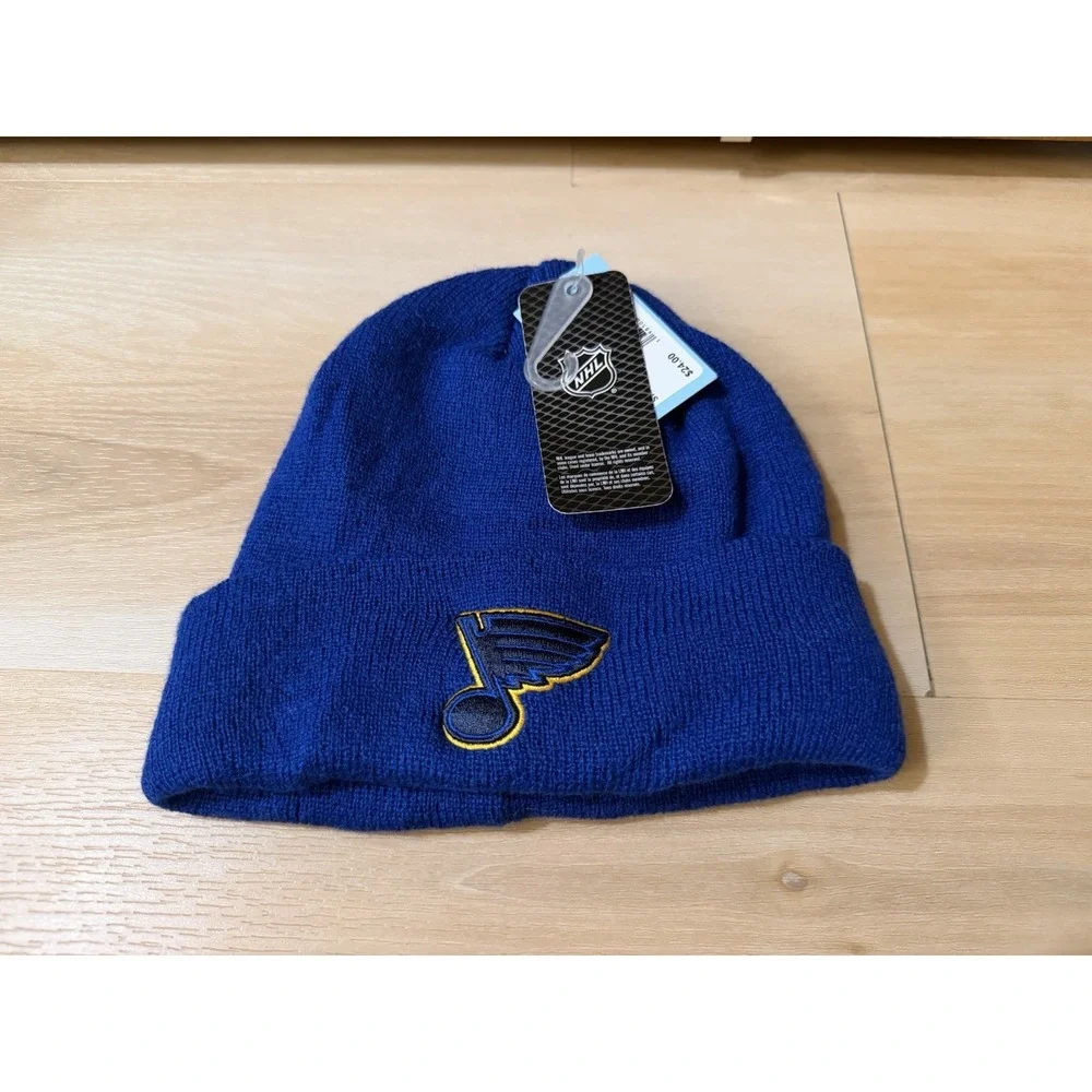 St Louis Blues Hat Beanie Boys Youth Size Blue NHL Hockey Knit New With Tags